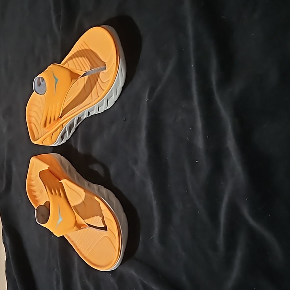 HOKA Ora Recovery Flip 2 shoe